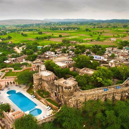 Hotel Neemrana'S - Hill Fort - Kesroli à Alwar Extérieur photo