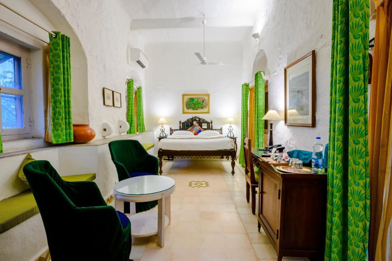 Hotel Neemrana'S - Hill Fort - Kesroli à Alwar Extérieur photo