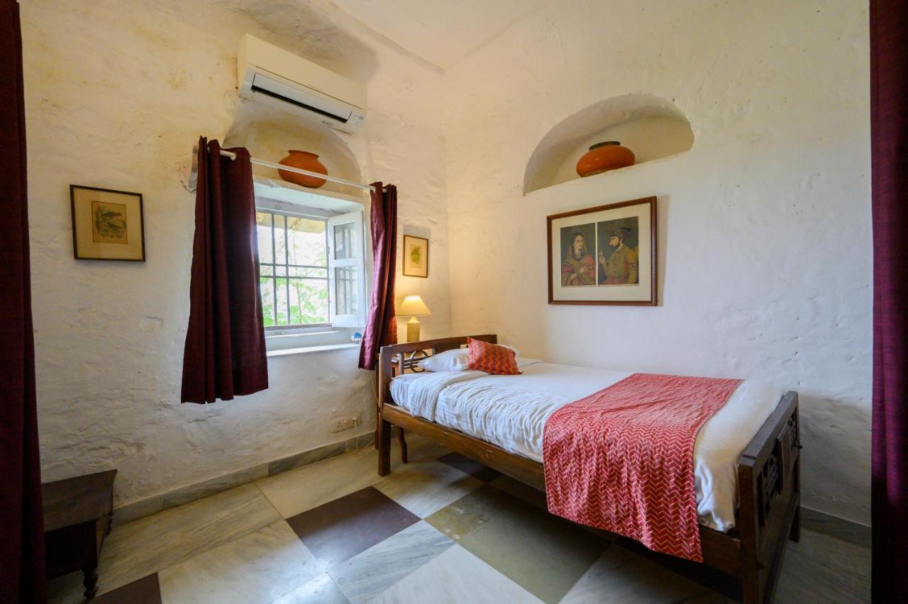 Hotel Neemrana'S - Hill Fort - Kesroli à Alwar Extérieur photo