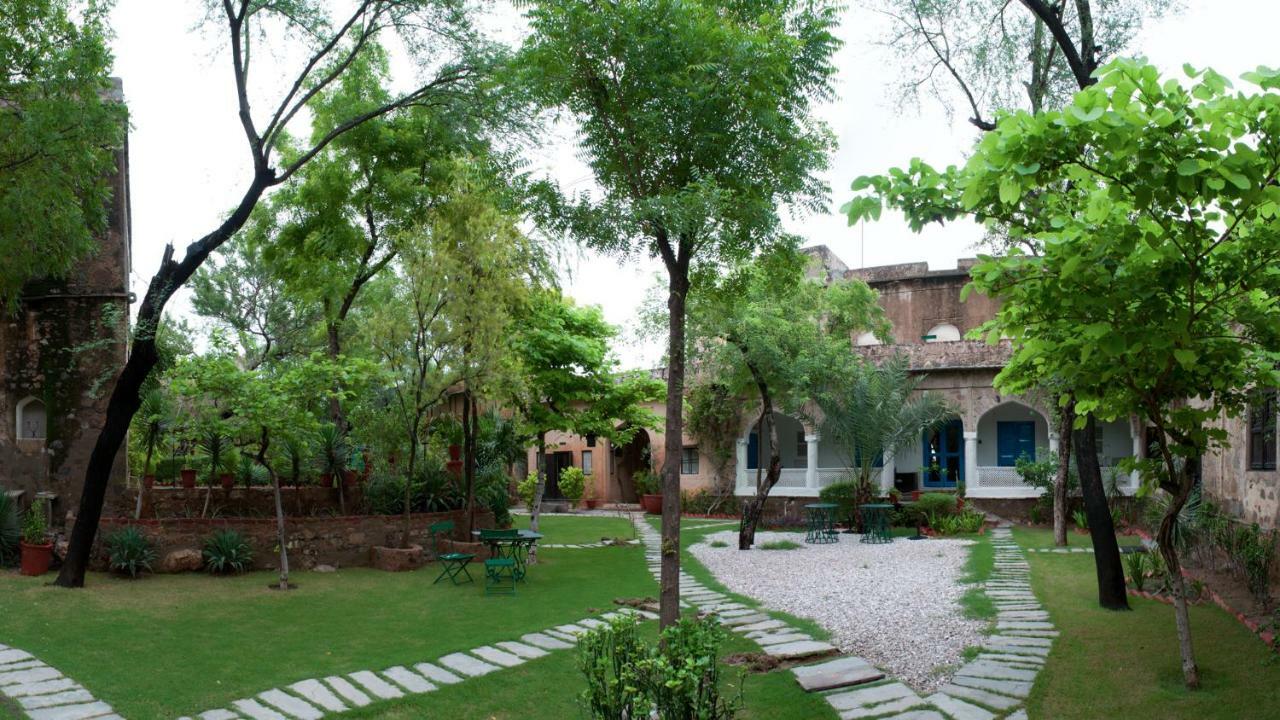 Hotel Neemrana'S - Hill Fort - Kesroli à Alwar Extérieur photo