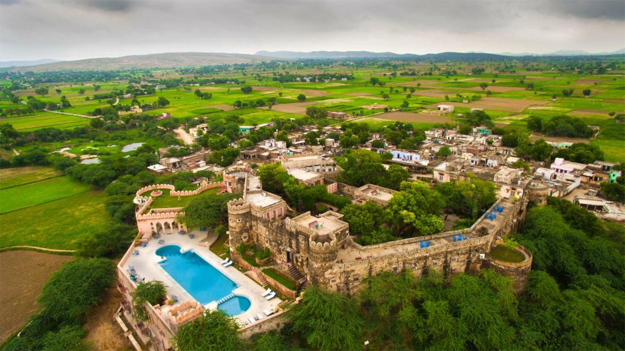 Hotel Neemrana'S - Hill Fort - Kesroli à Alwar Extérieur photo