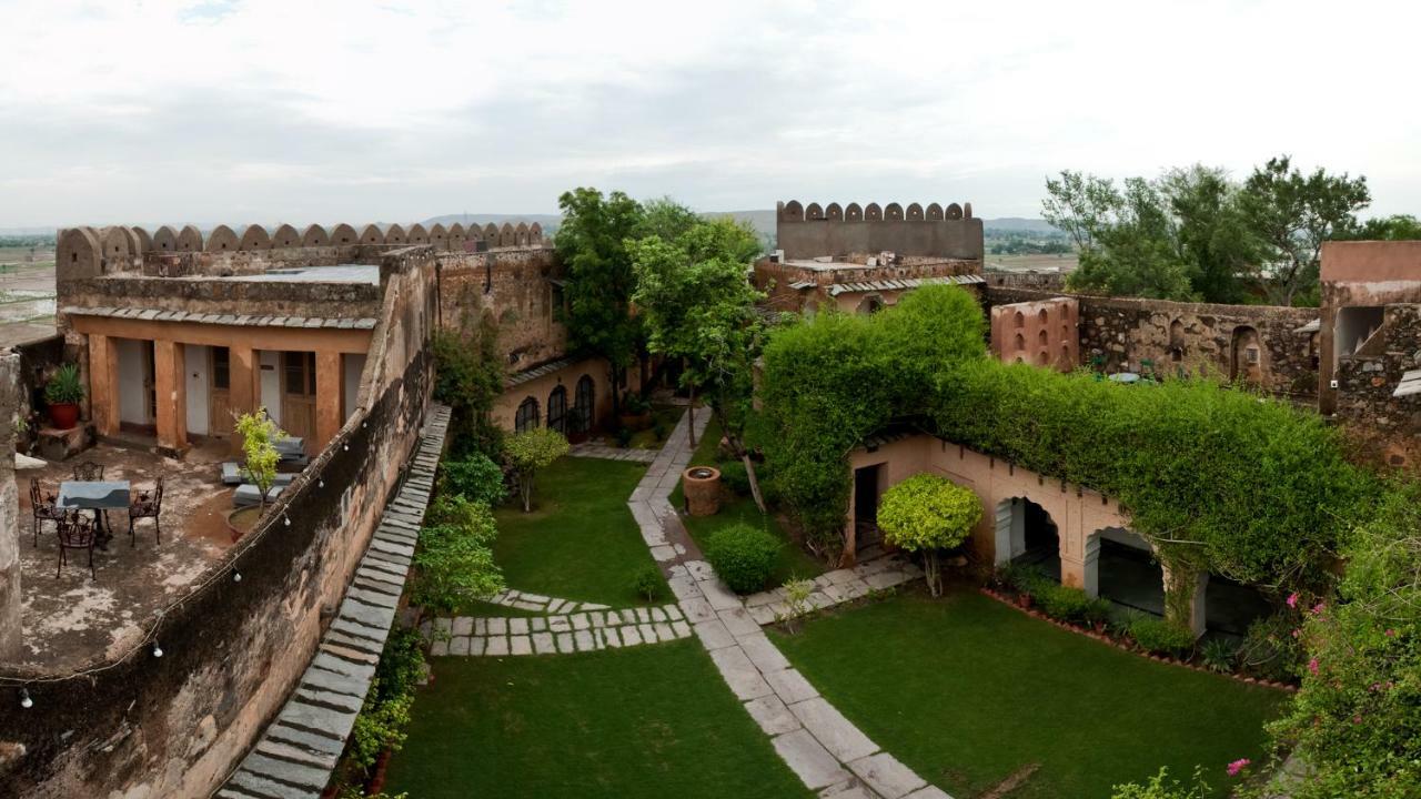 Hotel Neemrana'S - Hill Fort - Kesroli à Alwar Extérieur photo